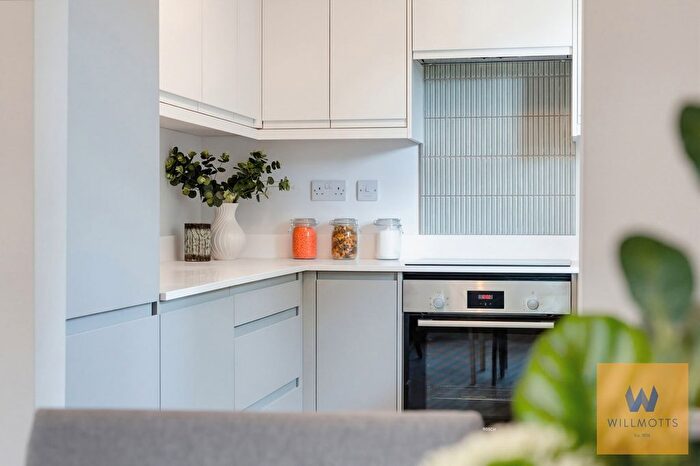2 Bedroom Flat For Sale In Acton Lane, London, W4