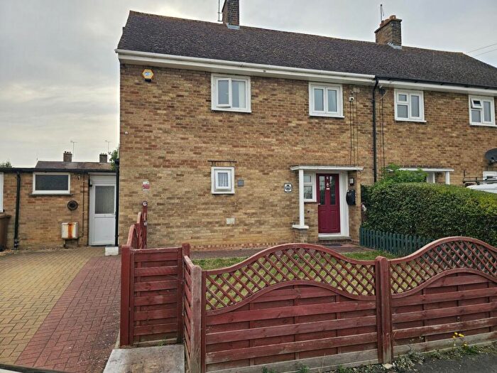 3 Bedroom Semi-Detached House For Sale In Neaverson Road, Glinton, Market Deeping, PE6
