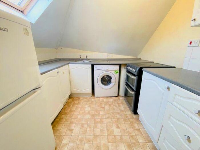 1 Bedroom Flat To Rent In High Street, Maidstone, Kent, ME14