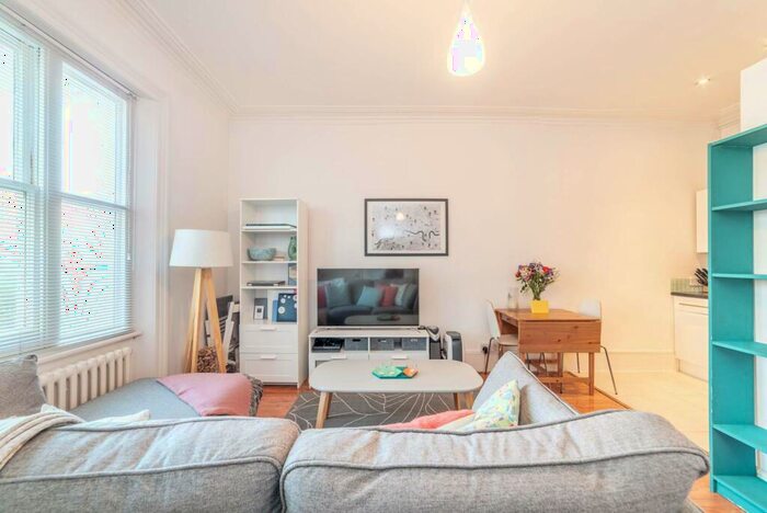 1 Bedroom Flat To Rent In Belsize Avenue, Belsize Park, London, NW3