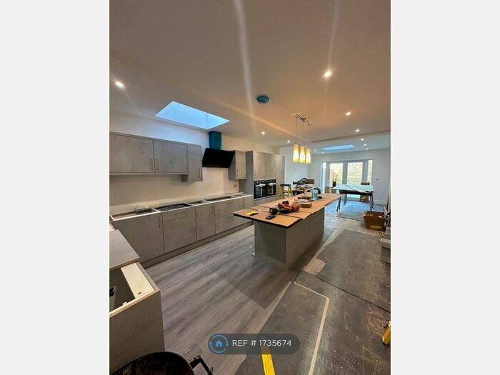 3 Bedroom Terraced House To Rent In New Road, Portsmouth, PO2