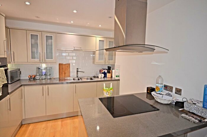 1 Bedroom Apartment To Rent In High Street, Burnham, SL1