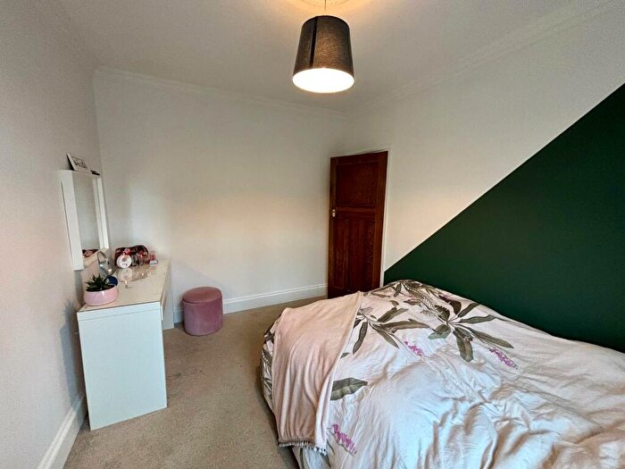 2 Bedroom Flat For Sale In Guelder Road, High Heaton, Newcastle Upon Tyne, NE7