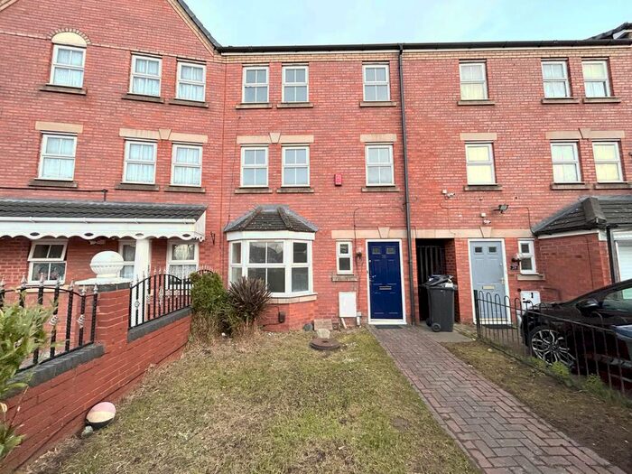 6 Bedroom Town House To Rent In Graham Road, Birmingham, B8