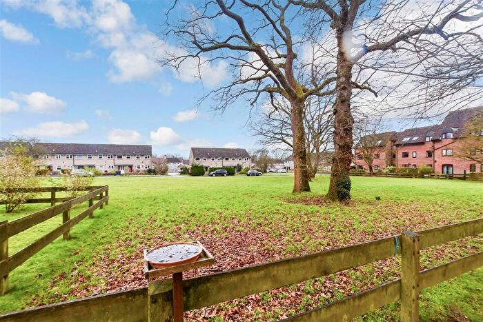 1 Bedroom Flat For Sale In Killicks, Cranleigh, Surrey, GU6