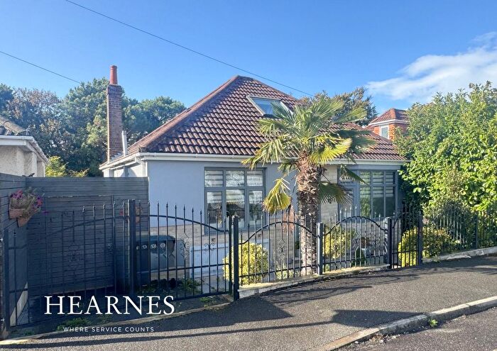 3 Bedroom Bungalow For Sale In Heather View Road, Poole, BH12