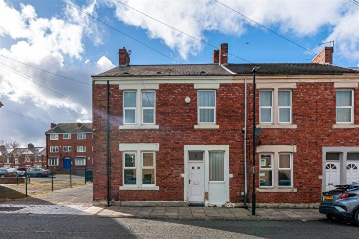 4 Bedroom End Of Terrace House To Rent In **Available Now** - Prospect Place, Fenham, NE4