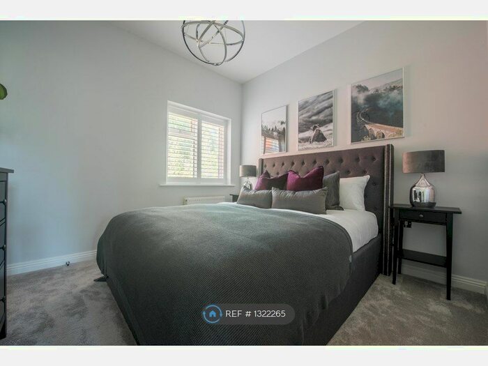 1 Bedroom Flat To Rent In Ashleigh, Ascot, SL5