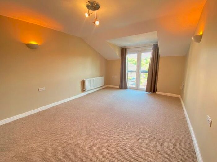 1 Bedroom Flat To Rent In Gilroy Road, Hemel Hempstead, HP2