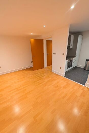 1 Bedroom Flat To Rent In Graham Street, London, N1