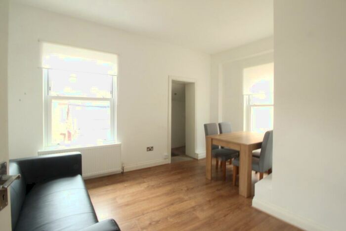1 Bedroom Flat To Rent In Queen Street, Maidenhead, SL6