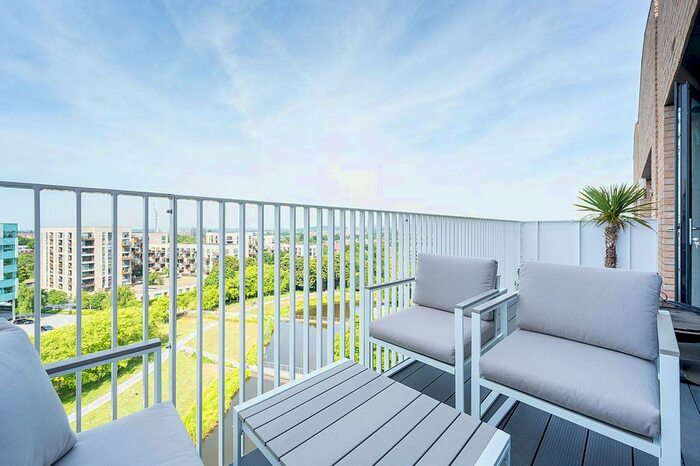 1 Bedroom Flat For Sale In Lakeside Drive, Park Royal, London, NW10