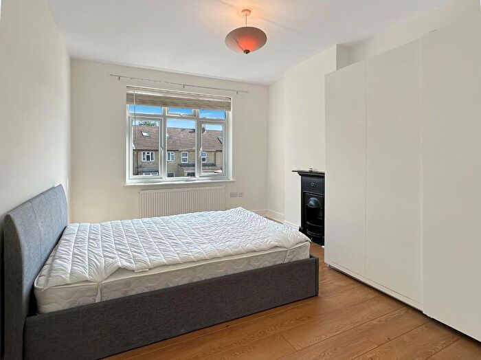 4 Bedroom Detached House For Sale In Coldhams Lane, Cambridge, CB1