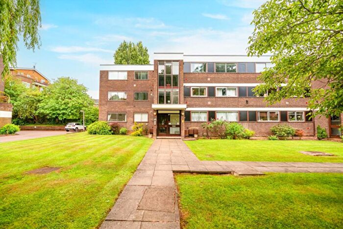 2 Bedroom Flat To Rent In Station Road, New Barnet, EN5