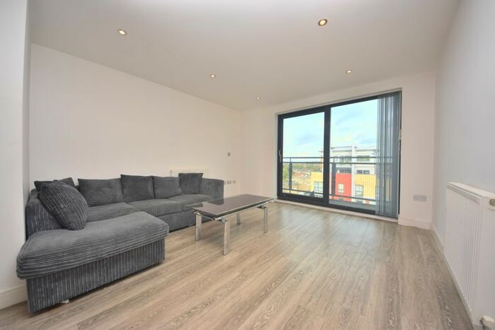 1 Bedroom Flat To Rent In Gabrielle House, Gants Hill, IG2