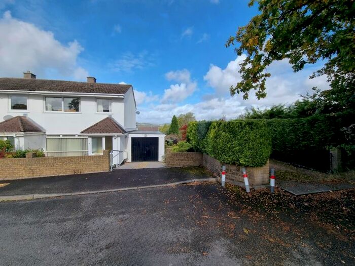 3 Bedroom Semi-Detached House For Sale In Pine Tree Way, Nelson, Treharris, CF46