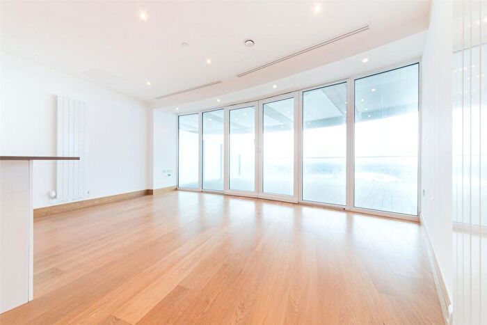 2 Bedroom Apartment For Sale In Arena Tower, Crossharbour Plaza, London, E14