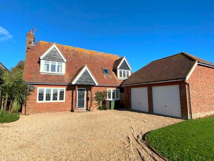 4 Bedroom Detached House To Rent In Summer Lane, Bognor Regis, West Sussex, PO21
