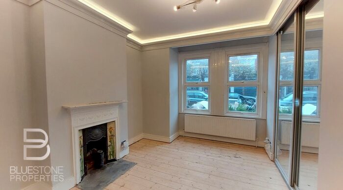 2 Bedroom Flat To Rent In Moyser Road, London, SW16