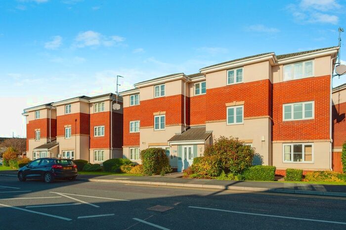 2 Bedroom Flat For Sale In Foundry Lane, Widnes, Cheshire, WA8