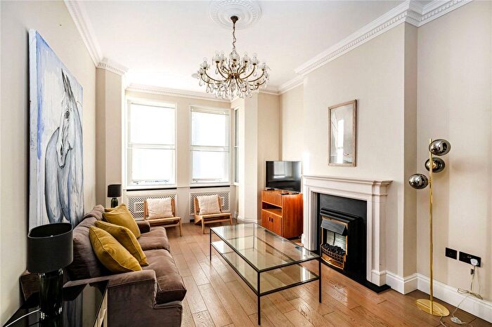 3 Bedroom Flat To Rent In Ormonde Gate, Chelsea, London, SW3