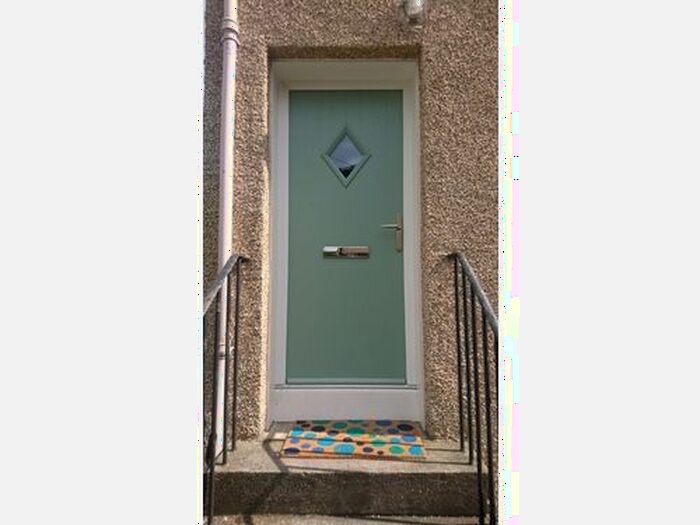 2 Bedroom Flat To Rent In Bog Road, Penicuik, EH26