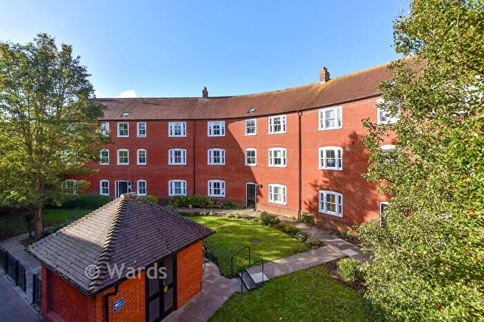 2 Bedroom Apartment For Sale In Station Road West, Canterbury, Kent, CT2
