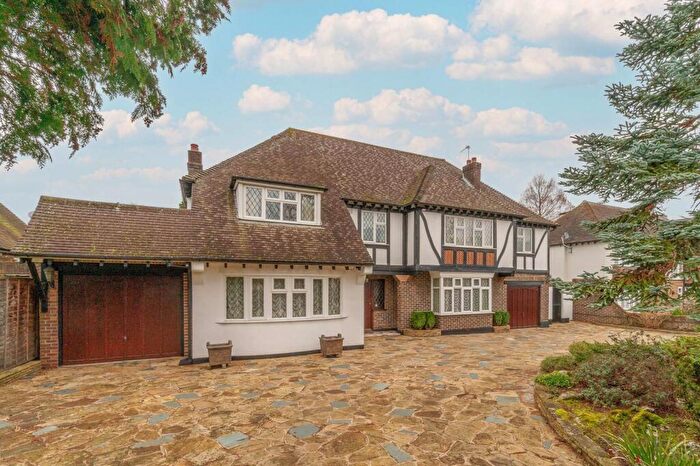 5 Bedroom Detached House For Sale In Grimwade Avenue, Lloyd Park, Croydon, CR0