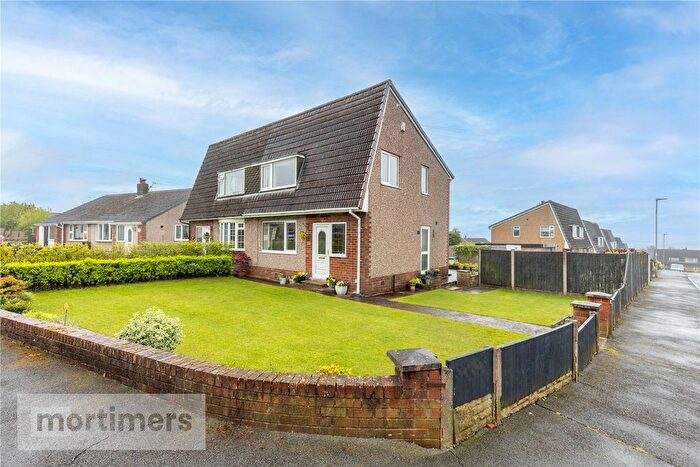3 Bedroom Semi Detached House For Sale In Cunliffe Close, Blackburn, Lancashire, BB1