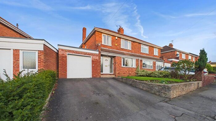 3 Bedroom Semi Detached House For Sale In Cherry Orchard Avenue, Halesowen, B63
