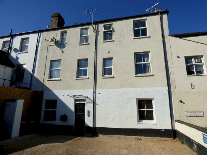 1 Bedroom Flat To Rent In Leatherhead, KT22