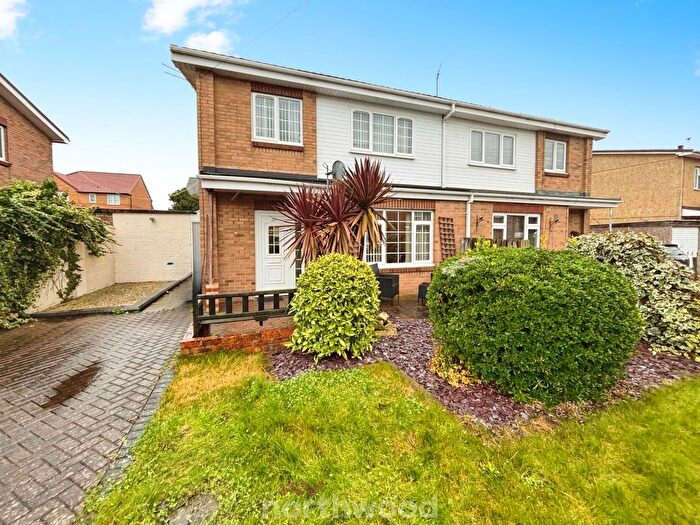 3 Bedroom Semi-Detached House For Sale In Oldfield Crescent, Stainforth, Doncaster, DN7