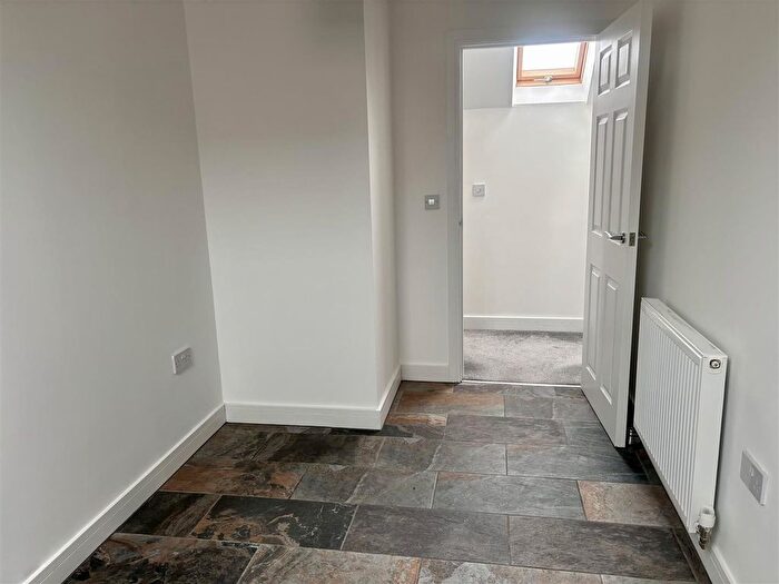 2 Bedroom Detached House To Rent In Dukes Way, Axminster, EX13