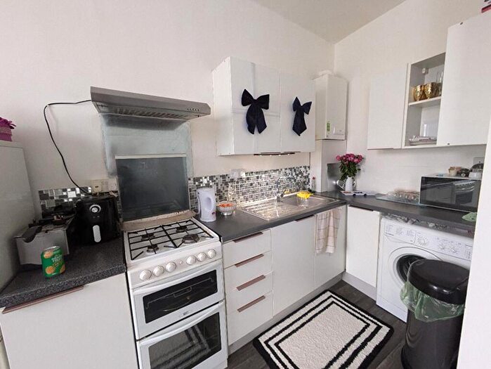 1 Bedroom Flat To Rent In Walker Road, Cardiff, CF24