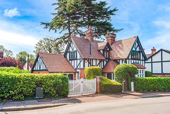 3 Bedroom Detached House For Sale In St Catharines Road, Broxbourne, Hertfordshire, EN10
