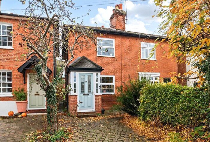 2 Bedroom Semi Detached House For Sale In Stoke Fields, Guildford, GU1