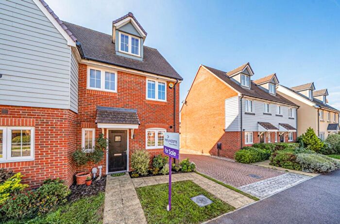 4 Bedroom Terraced House For Sale In Longacres Way, Chichester, PO20