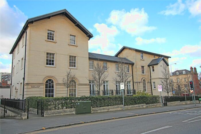 3 Bedroom Flat To Rent In Eldon Lodge, - Kings Road, Reading, Berkshire, RG1