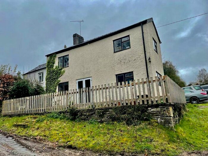 4 Bedroom Detached House For Sale In High Street, The Pludds, GL17