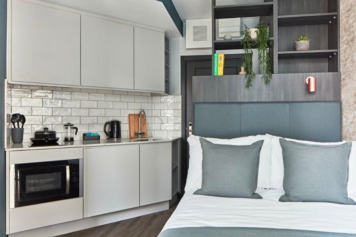 Studio To Rent In Crossharbour Plaza, London, E14