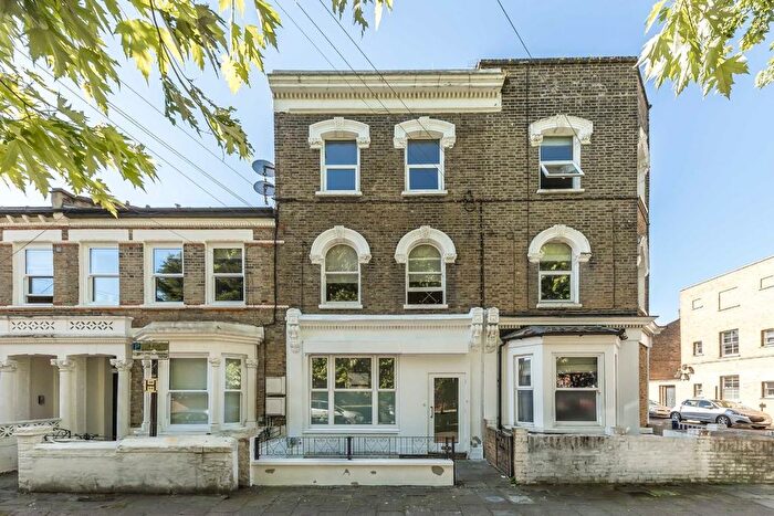 2 Bedroom Flat To Rent In Kepler Road, London, SW4