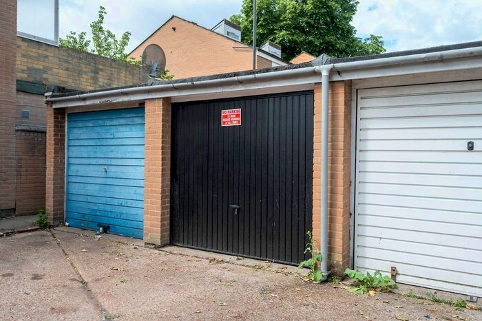 Parking/garage To Rent In Willmore End, Wimbledon, London, SW19