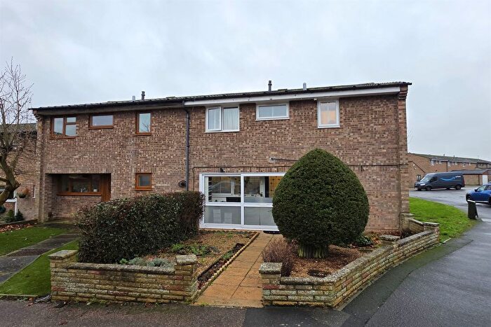 3 Bedroom End Terrace House For Sale In Cavell Road, Cheshunt, EN7