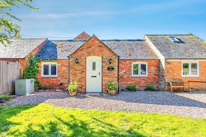 2 Bedroom Cottage To Rent In Main Street, Leicester, LE7