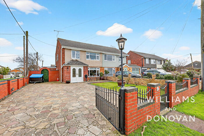 4 Bedroom Semi-Detached House For Sale In Hope Road, Canvey Island, SS8