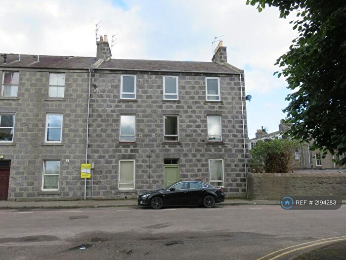 3 Bedroom Flat To Rent In Jasmine Place, Aberdeen, AB24