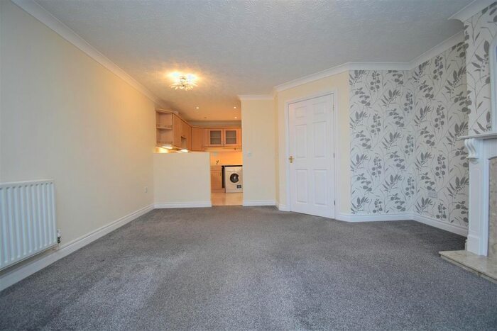 2 Bedroom Flat To Rent In Benton Mews, Horbury, WF4