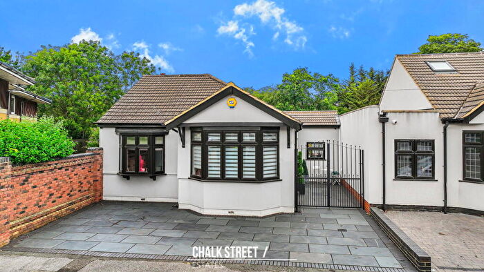 3 Bedroom Detached Bungalow For Sale In Stafford Avenue, Hornchurch, RM11