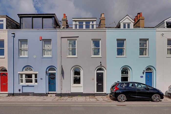 4 Bedroom Terraced House For Sale In Sea Front, Hayling Island, PO11