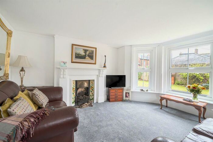 3 Bedroom Detached House For Sale In Bath Road, Sturminster Newton, DT10